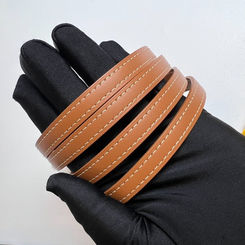 GOYARD 滿版老花掀蓋側背包-10