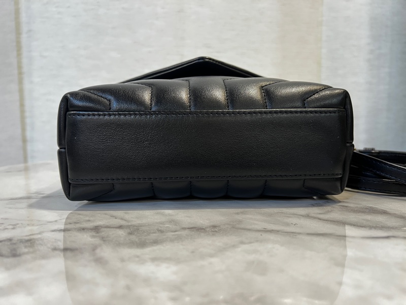 YSL 黑牛皮金釦Lou Lou Toy斜背包-3