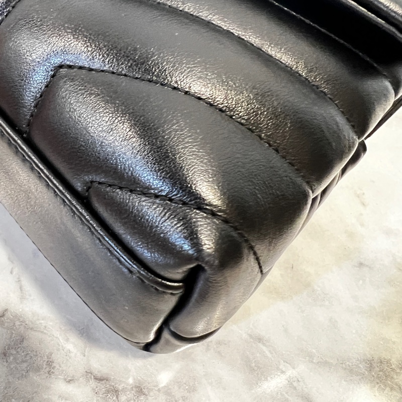 YSL 黑牛皮金釦Lou Lou Toy斜背包-7