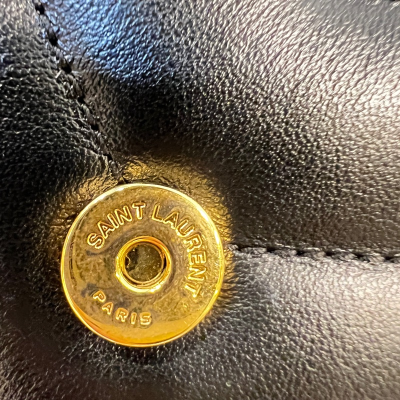 YSL 黑牛皮金釦Lou Lou Toy斜背包-13
