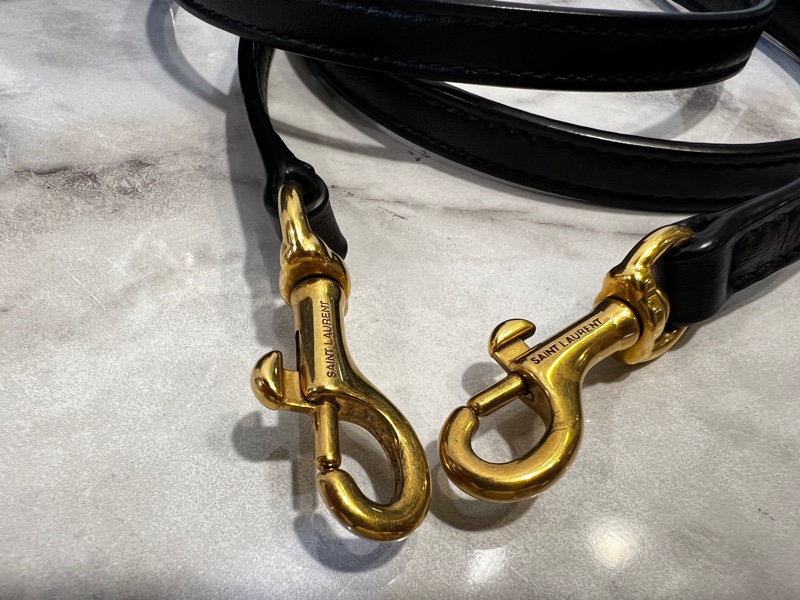 YSL 黑牛皮金釦Lou Lou Toy斜背包-16