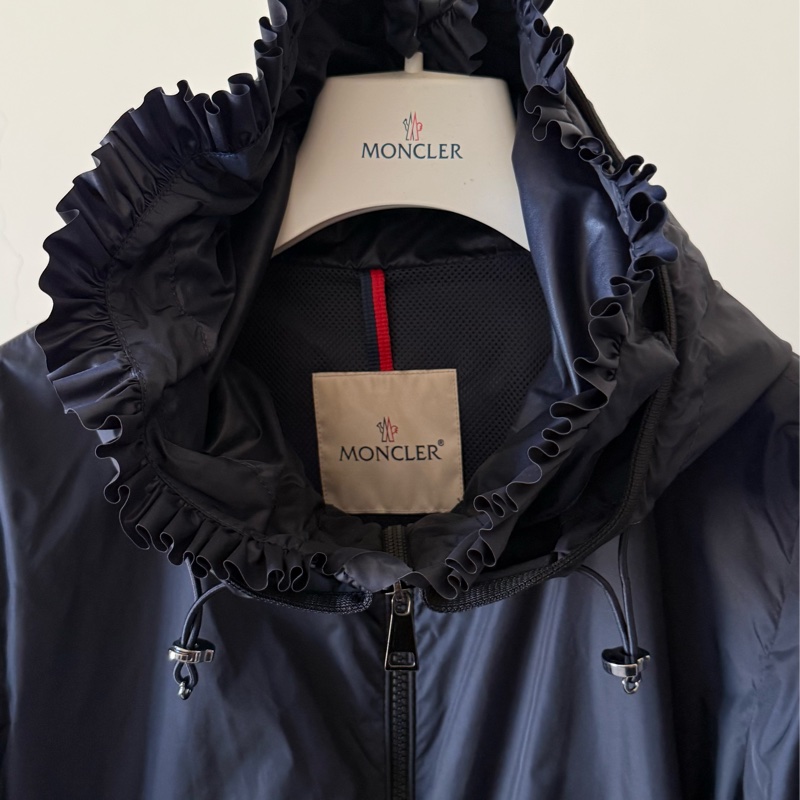 Moncler帽子有兩層的藍色風衣-1