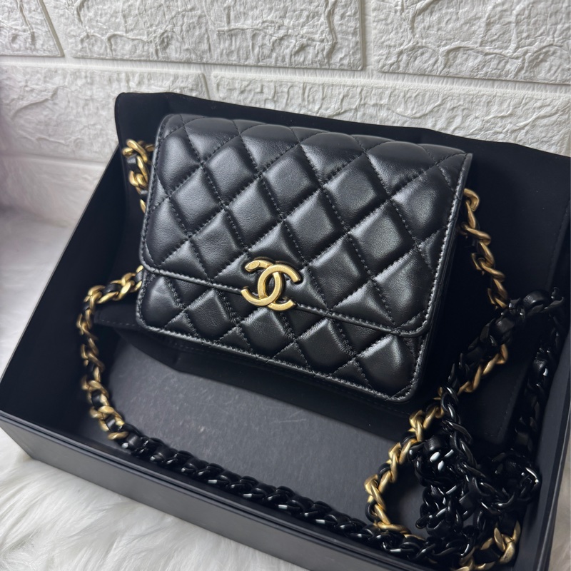 CHANEL羊黑霧金釦Woc-1