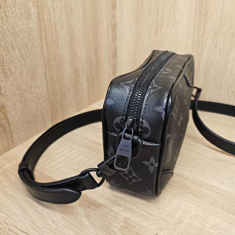 [品況優❣️] LV黑灰老花拉鏈斜背相機包-1