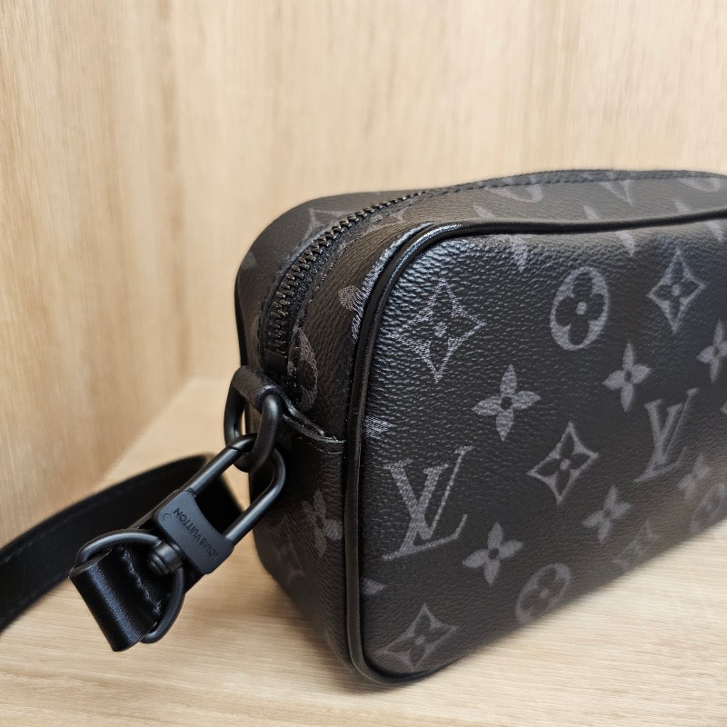 [品況優❣️] LV黑灰老花拉鏈斜背相機包-3