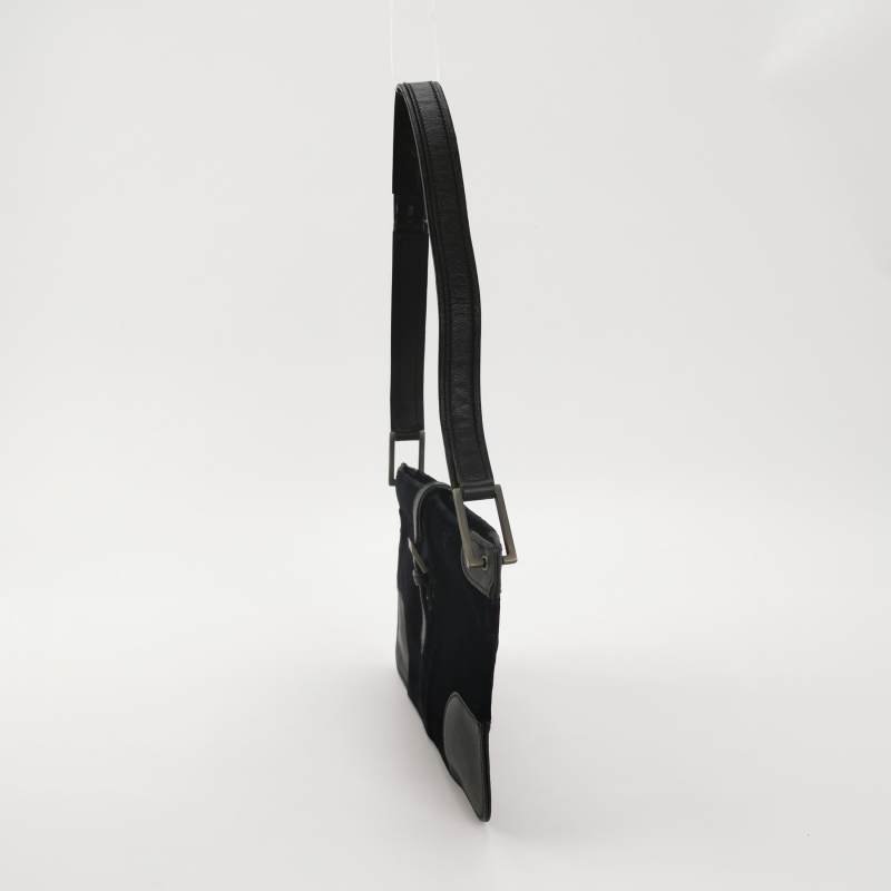 Saint Laurent 牛皮絨布純色金屬針扣單肩包-2