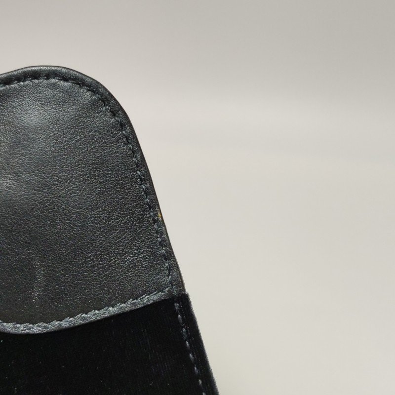 Saint Laurent 牛皮絨布純色金屬針扣單肩包-14