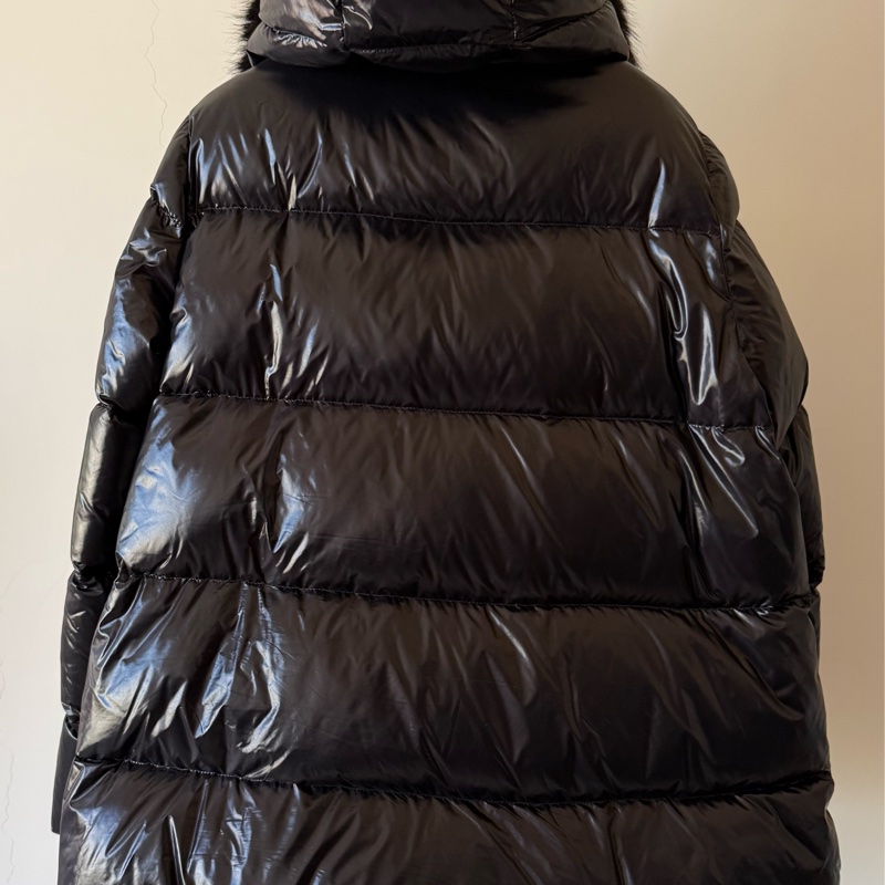 天氣冷了☃️Moncler 黑色A字版型顯瘦，黃金尺寸3號-8