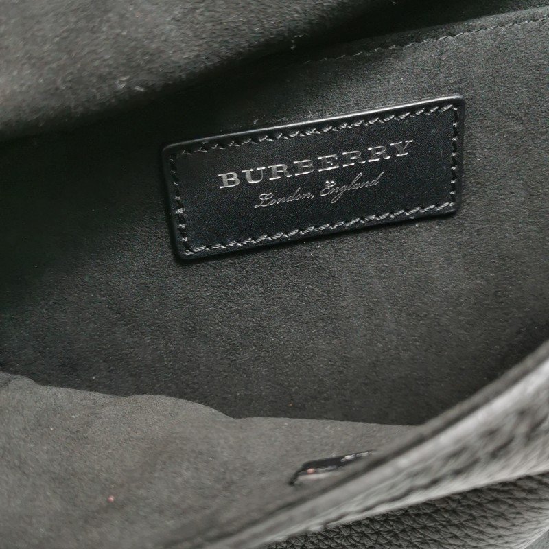 Burberry 牛皮純色字母Logo斜挎單肩包-9