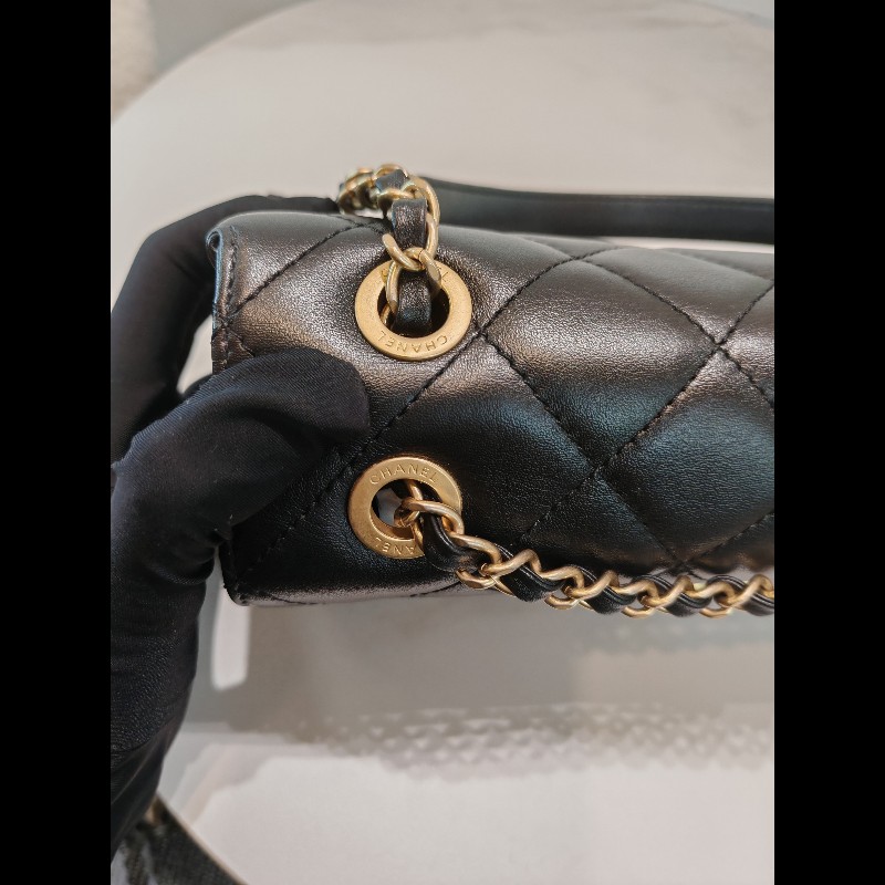 Chanel chain bag small-10