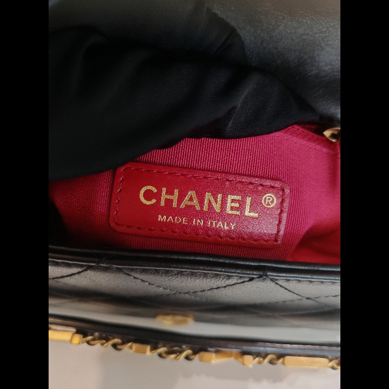 Chanel chain bag small-18