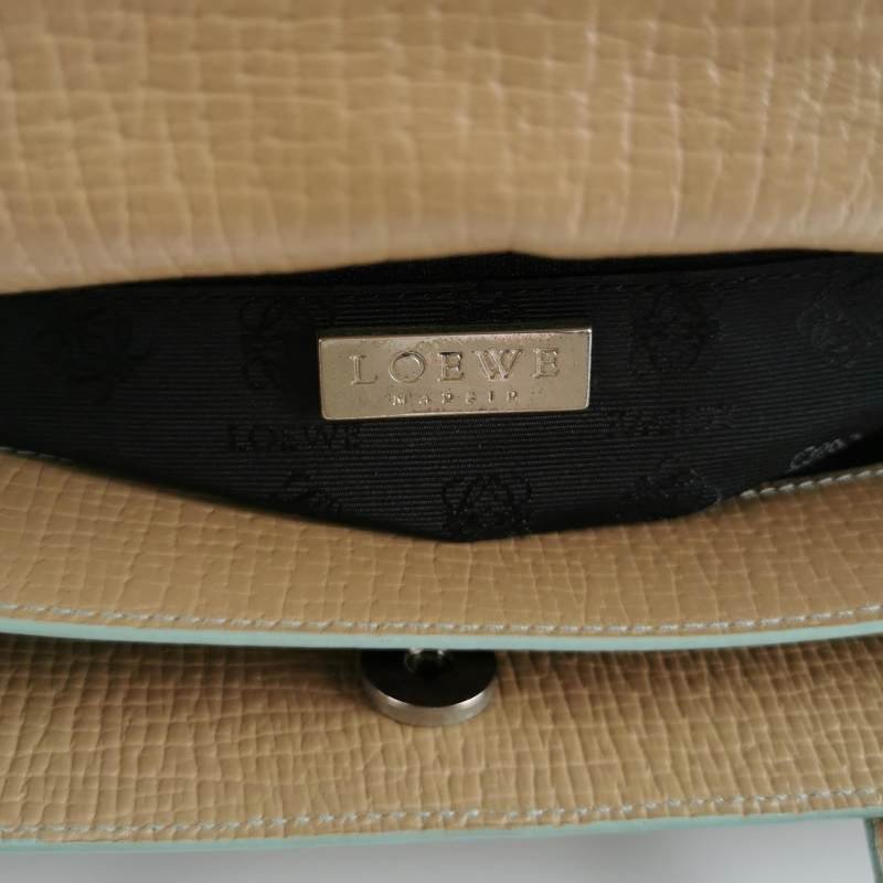 Loewe 牛皮純色字母Logo壓印手提包-7