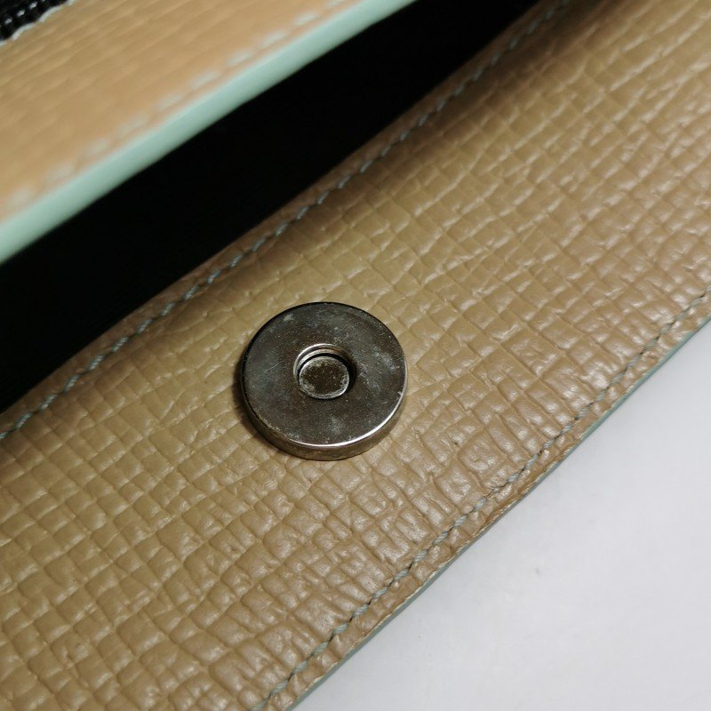 Loewe 牛皮純色字母Logo壓印手提包-10