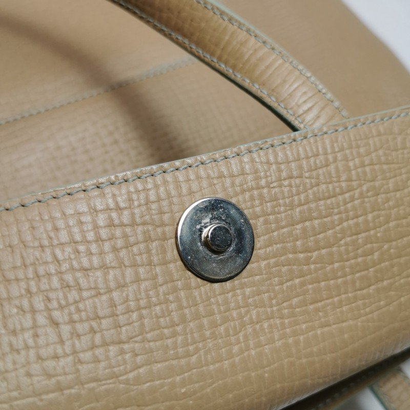 Loewe 牛皮純色字母Logo壓印手提包-11