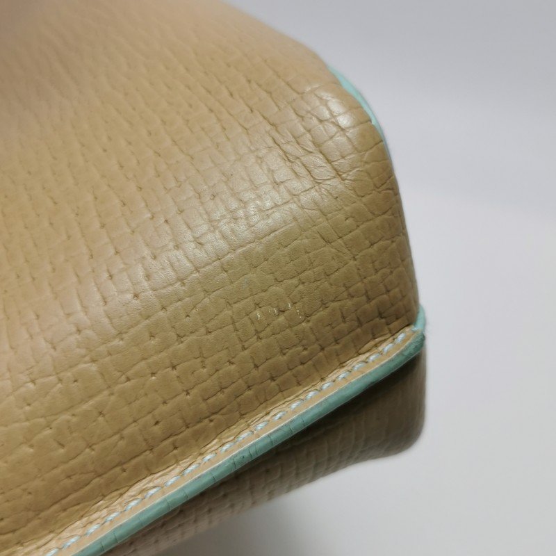 Loewe 牛皮純色字母Logo壓印手提包-13