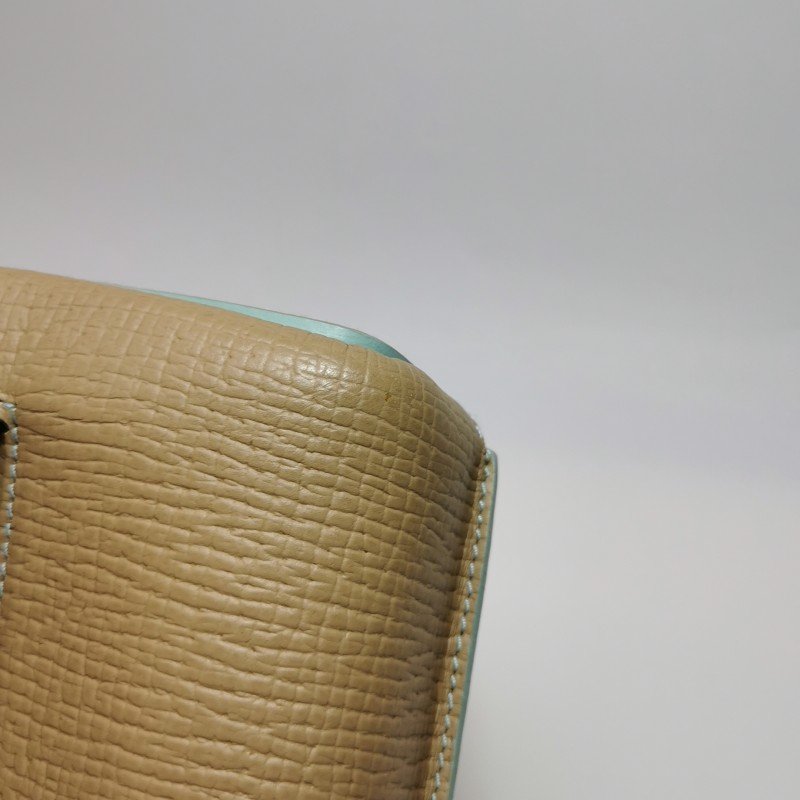 Loewe 牛皮純色字母Logo壓印手提包-17