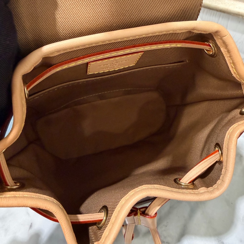 LV原花Montsouris Mini金釦下蓋束口手提後背包-6