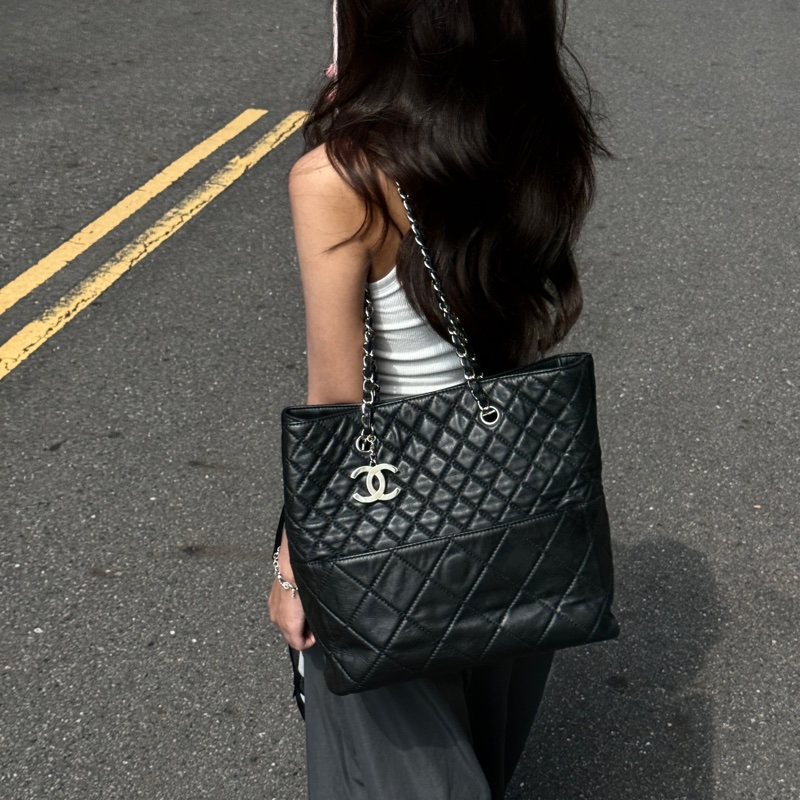 （超稀有！） Chanel 經典菱格紋 羊皮托特包👜 專櫃27萬！-0