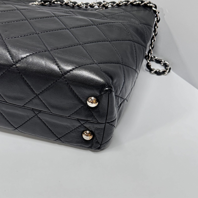 （超稀有！） Chanel 經典菱格紋 羊皮托特包👜 專櫃27萬！-18
