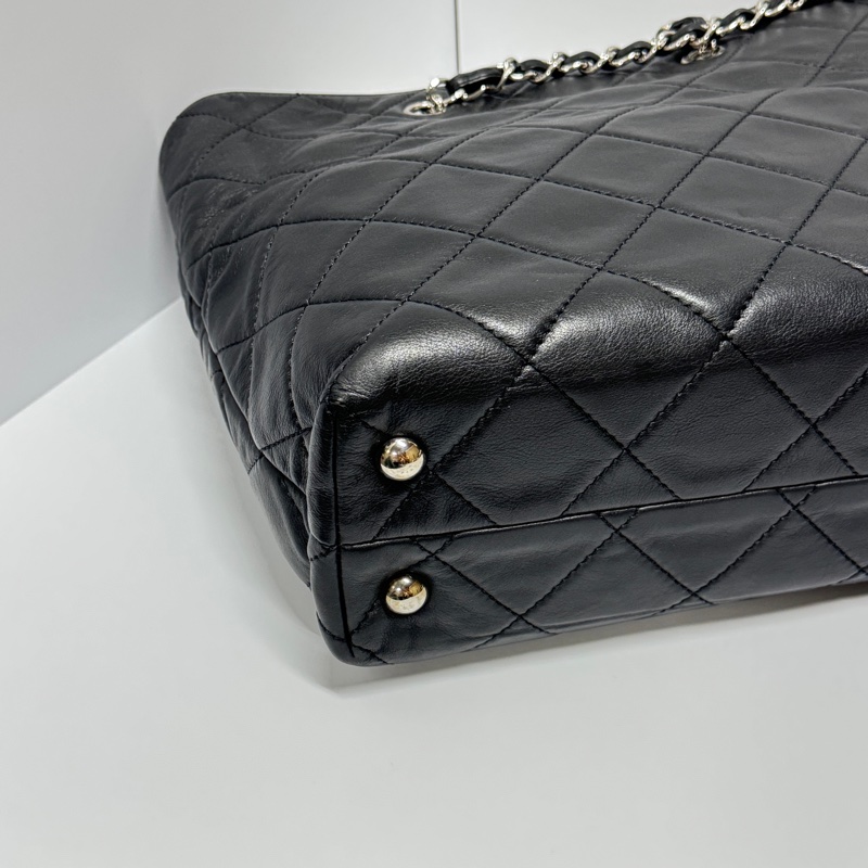 （超稀有！） Chanel 經典菱格紋 羊皮托特包👜 專櫃27萬！-19