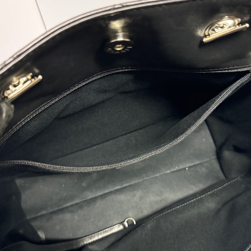 （超稀有！） Chanel 經典菱格紋 羊皮托特包👜 專櫃27萬！-21