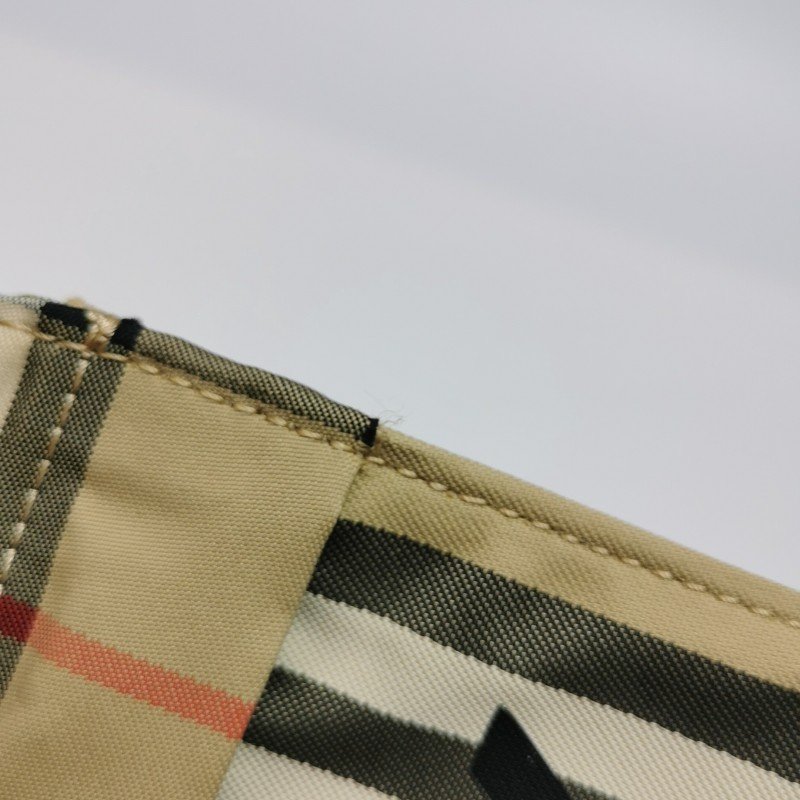 Burberry 牛皮尼龍布格紋字母Logo手拿包-12
