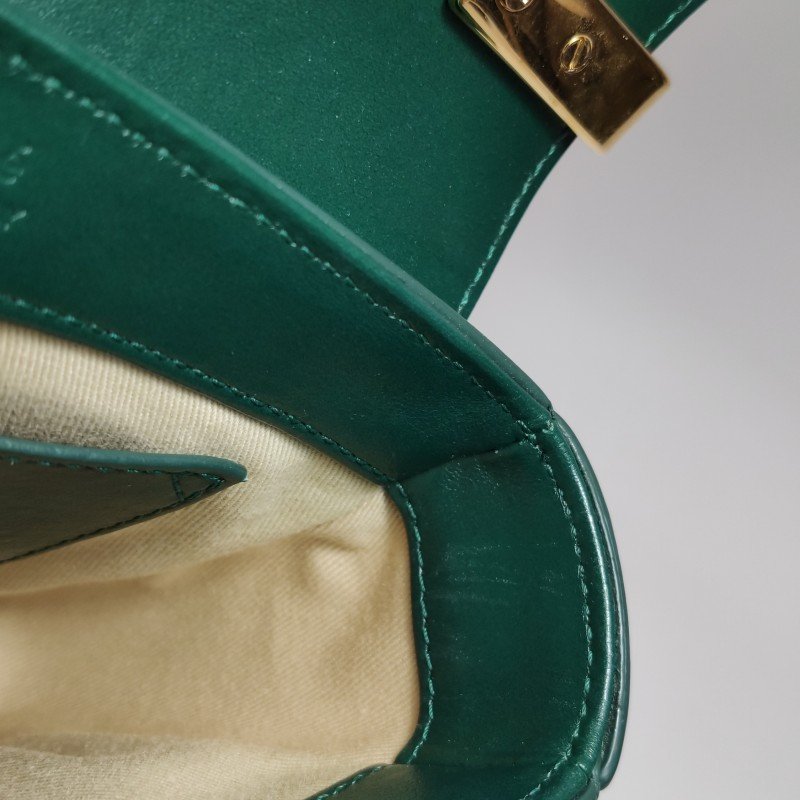 Chloe C迷你牛皮翻毛皮拼皮字母C徽飾斜挎包-8