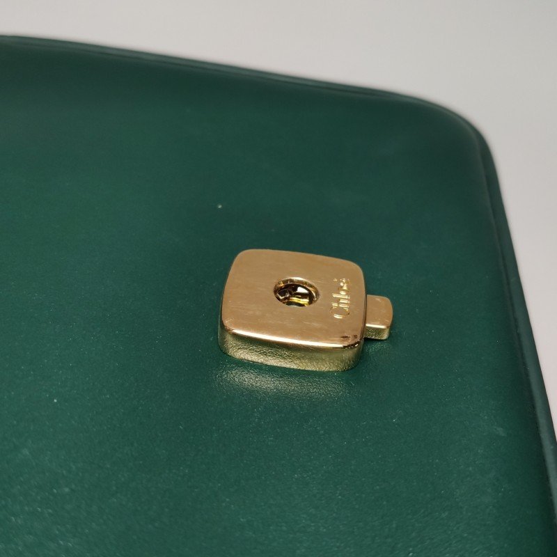 Chloe C迷你牛皮翻毛皮拼皮字母C徽飾斜挎包-10