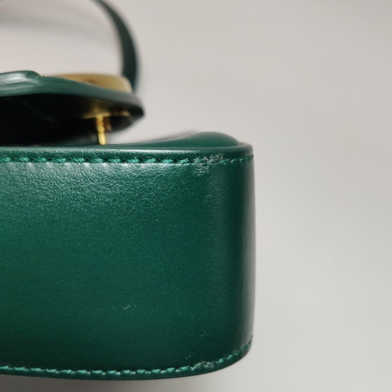 Chloe C迷你牛皮翻毛皮拼皮字母C徽飾斜挎包-16