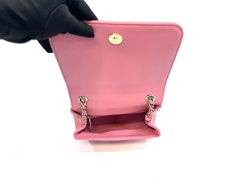 CHANEL粉色小羊皮鉚釘大雙C金鍊手提側背包AS1514-6