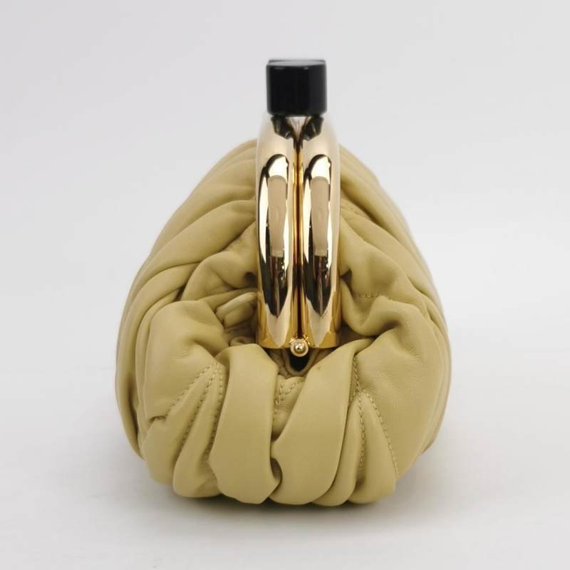 Miu Miu Belle 羊皮拼色褶皺金屬扣斜挎包-2