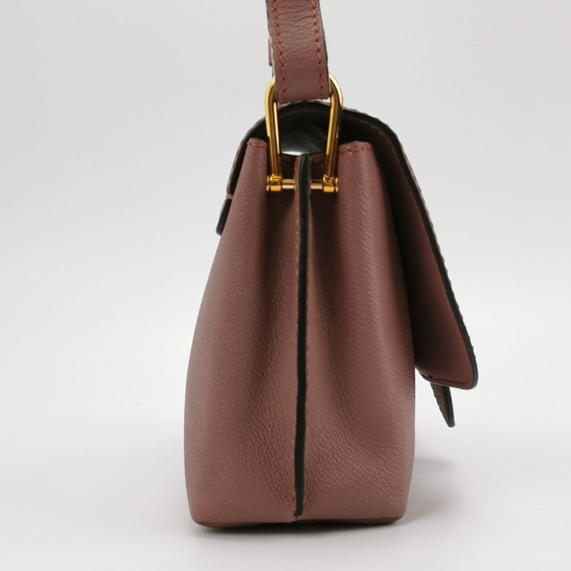 Burberry Buckle 牛皮金屬字母Logo搭扣斜挎包斜挎包-3