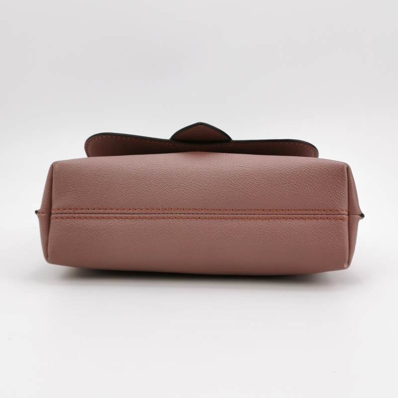 Burberry Buckle 牛皮金屬字母Logo搭扣斜挎包斜挎包-5