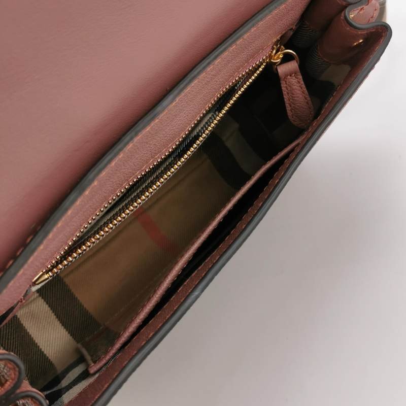 Burberry Buckle 牛皮金屬字母Logo搭扣斜挎包斜挎包-6