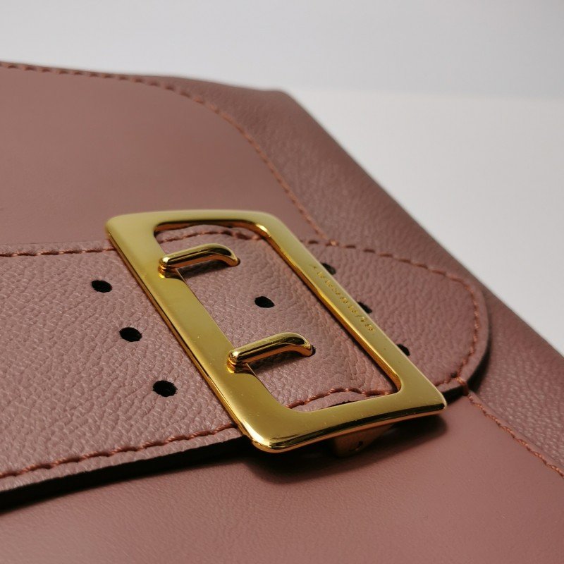 Burberry Buckle 牛皮金屬字母Logo搭扣斜挎包斜挎包-10