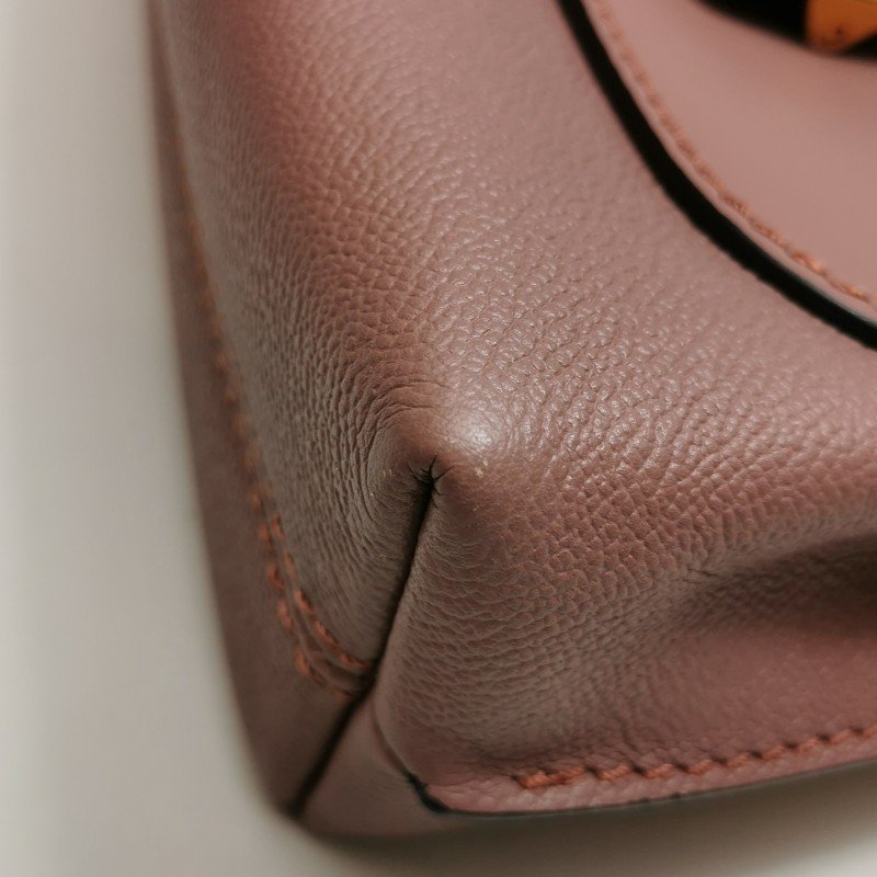 Burberry Buckle 牛皮金屬字母Logo搭扣斜挎包斜挎包-12