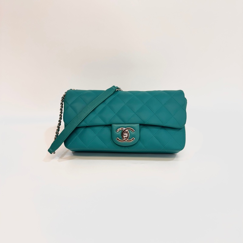 CHANEL土耳其藍銀釦橡膠拚印花尼龍布雙用口蓋包A93154-1