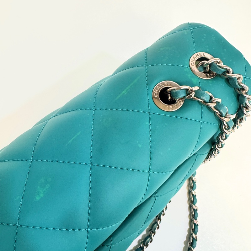 CHANEL土耳其藍銀釦橡膠拚印花尼龍布雙用口蓋包A93154-15