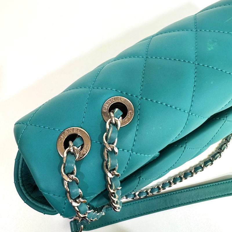 CHANEL土耳其藍銀釦橡膠拚印花尼龍布雙用口蓋包A93154-16