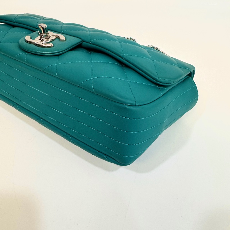 CHANEL土耳其藍銀釦橡膠拚印花尼龍布雙用口蓋包A93154-17