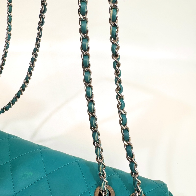 CHANEL土耳其藍銀釦橡膠拚印花尼龍布雙用口蓋包A93154-22