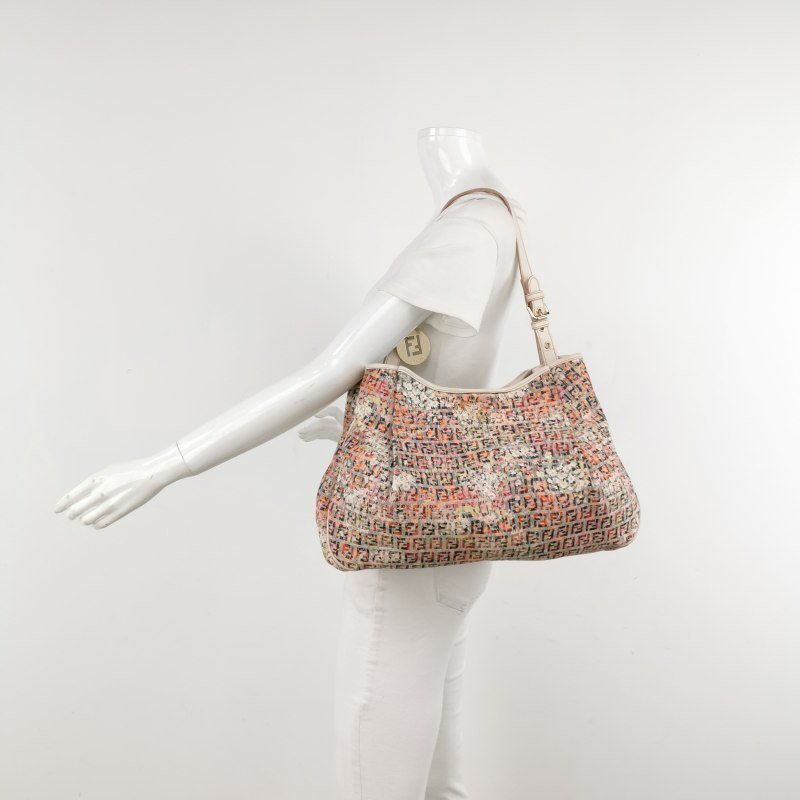 Fendi 牛皮帆布拼色雙F Logo吊墜單肩包-1