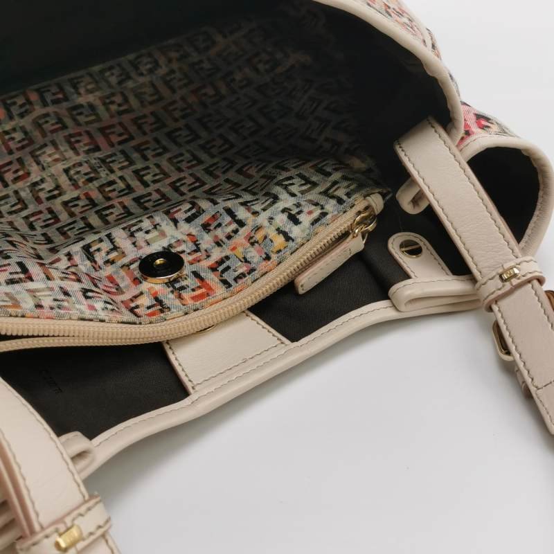 Fendi 牛皮帆布拼色雙F Logo吊墜單肩包-6