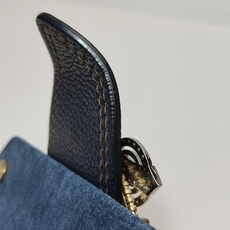 Miu Miu Miu Lady 牛皮牛仔布純色大花圓扣斜挎包單肩包-22