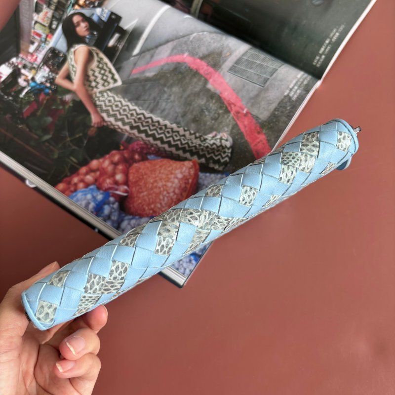 收藏品 ::Bottega Veneta:: Light Blue 水藍色羊皮x水蛇皮革編織 拉鍊長夾-2