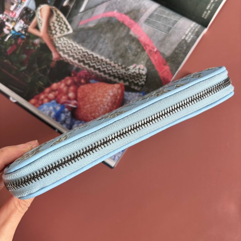收藏品 ::Bottega Veneta:: Light Blue 水藍色羊皮x水蛇皮革編織 拉鍊長夾-3