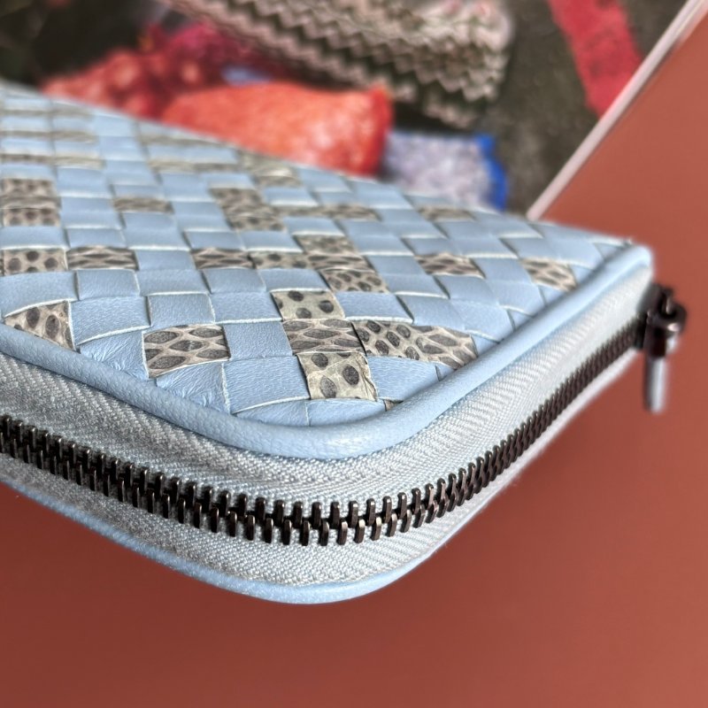收藏品 ::Bottega Veneta:: Light Blue 水藍色羊皮x水蛇皮革編織 拉鍊長夾-4