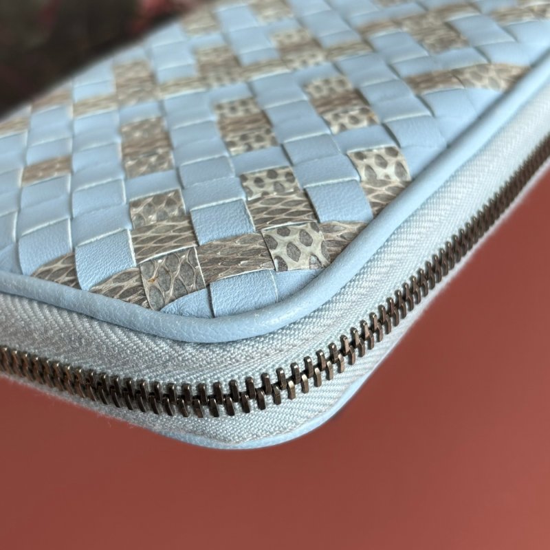 收藏品 ::Bottega Veneta:: Light Blue 水藍色羊皮x水蛇皮革編織 拉鍊長夾-5