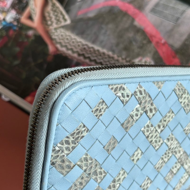 收藏品 ::Bottega Veneta:: Light Blue 水藍色羊皮x水蛇皮革編織 拉鍊長夾-6
