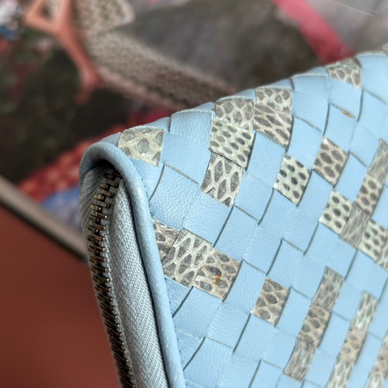 收藏品 ::Bottega Veneta:: Light Blue 水藍色羊皮x水蛇皮革編織 拉鍊長夾-10